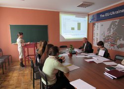 Вітаємо із захистом магістрів спеціальності «менеджмент зовнішньоекономічної діяльності»