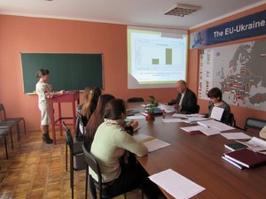 Вітаємо із захистом магістрів спеціальності «менеджмент зовнішньоекономічної діяльності»