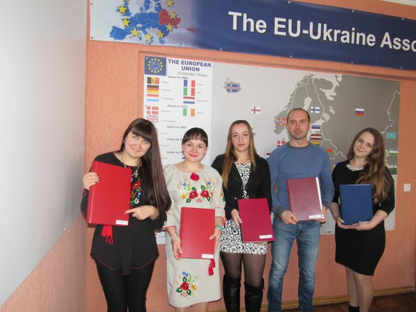 Вітаємо із захистом магістрів спеціальності «менеджмент зовнішньоекономічної діяльності»