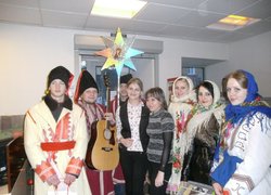 Щедрик, щедрик, щедрівочка, прилетіла ластівочка….