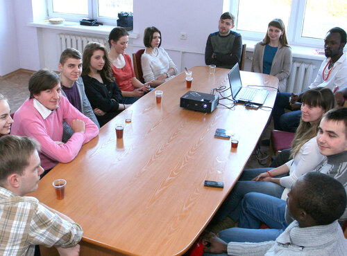Вивчай іноземну мову разом із Speaking Club Уманського НУС!