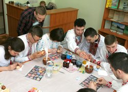 Майстер - клас із писанкарства