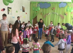 Веселі хороводи