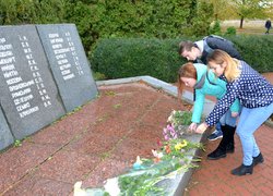 Ми подвиг пам’ятаємо і в серці бережемо