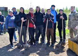 Новому яблуневому саду УНУС  цвісти!
