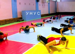 Флешмоб з віджимання в УНУС