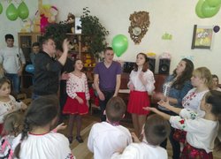 Дарувати радість і тепло дітям – це приємно