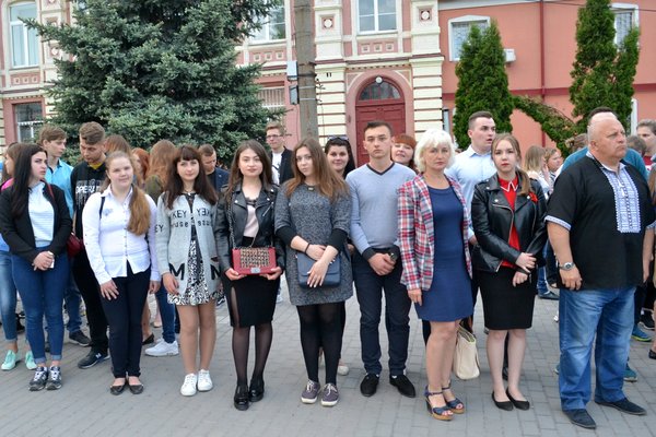 Ніколи знову…