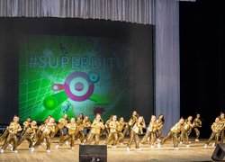 Весна надихає творити