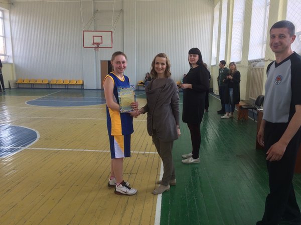 Вітаємо збірні команди Уманського НУС з баскетболу!
