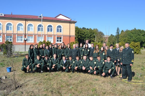 З професійним святом, вартові зеленої аури планети!