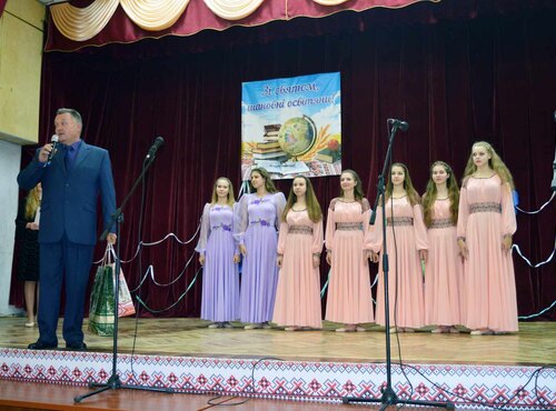 Творчі вітання освітянам району
