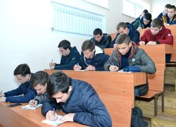 Нас єднає наша мова