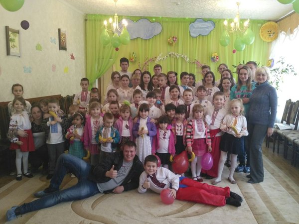 Єднання із дитячими сердечками