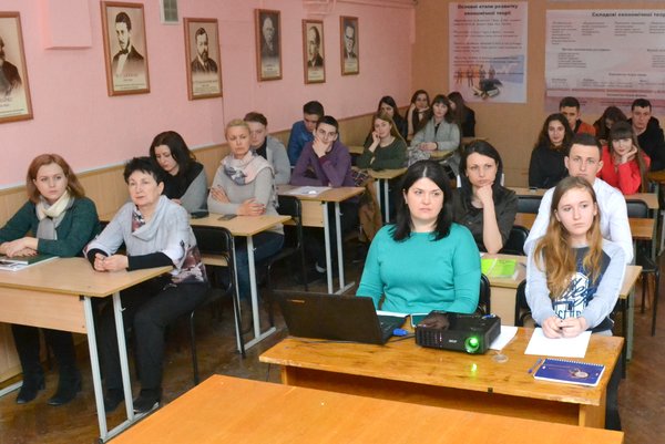 Мораторій на продаж земель сільськогосподарського призначення: за і проти