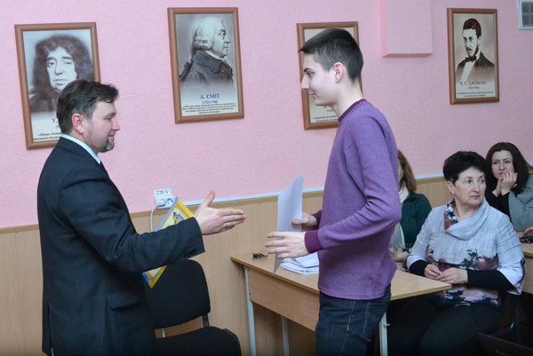 Мораторій на продаж земель сільськогосподарського призначення: за і проти