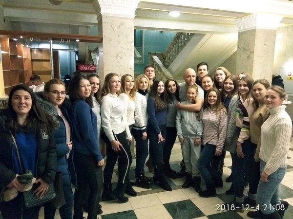 Передноворічний подарунок для учасників народного самодіяльного ансамблю танцю «Нивка»