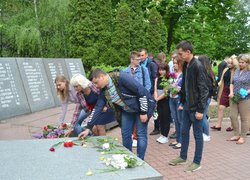 Схилімо голову перед пам’яттю Героїв!