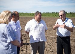 В Уманському НУС заклали сучасний інтенсивний сад