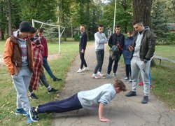 Спортивні змагання (віджимання)