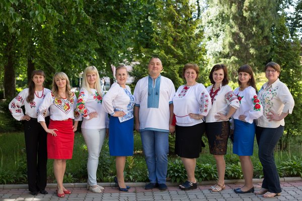 Нас єднає вишиванка