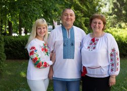 Нас єднає вишиванка