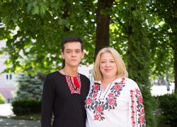 Нас єднає вишиванка