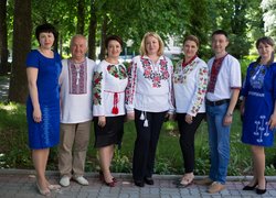 Нас єднає вишиванка