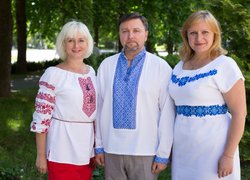 Нас єднає вишиванка