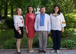 Нас єднає вишиванка