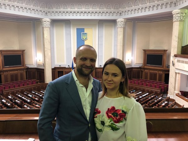 Депутат Верховної Ради Максим Поляков та студентка факультету агрономії Антоніна Коханова