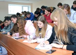 Нас мовою єднає любов до України
