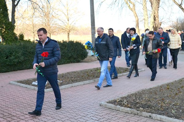 Ми пам’ятаємо подвиг Героїв минулих поколінь