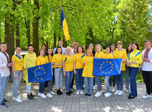 День Європи з вдячністю та надією на мирне майбутнє