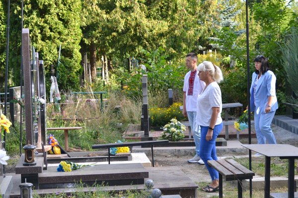 З вірою у переможне вільне майбутнє України