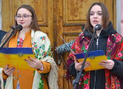 Українська хустка – оберіг на всі часи
