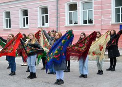 Українська хустка – оберіг на всі часи