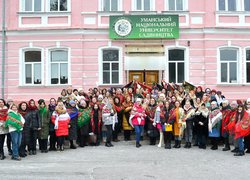 Українська хустка – оберіг на всі часи