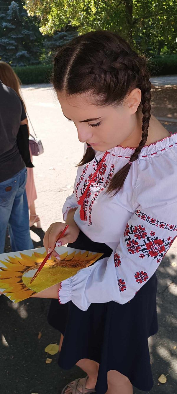 Мистецтво творять нескорені