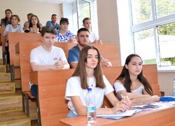 Першокурсники знайомляться з організацією освітнього процесу в Уманському національному університеті садівництва