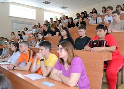 Першокурсники знайомляться з організацією освітнього процесу в Уманському національному університеті садівництва
