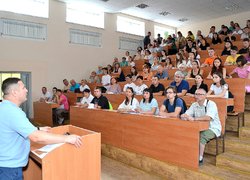 Першокурсники знайомляться з організацією освітнього процесу в Уманському національному університеті садівництва
