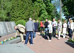 8 травня — День пам’яті та примирення в Україні.