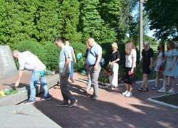 День скорботи і вшанування пам'яті жертв війни в Україні