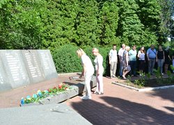 День скорботи і вшанування пам'яті жертв війни в Україні