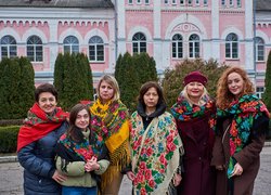 День української хустки – тепло традицій на фото