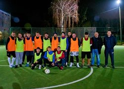 Студенти та викладачі УНУ святкують Всесвітній день футболу на футбольному майданчику