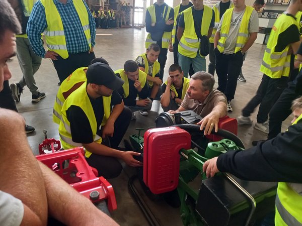 Освіта без стін: як виробничі екскурсії підсилюють навчання в УНУ