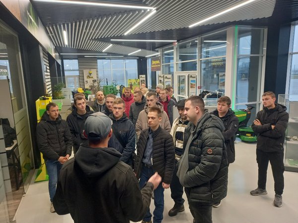 Освіта без стін: як виробничі екскурсії підсилюють навчання в УНУ