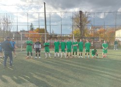 Студенти та викладачі УНУ святкують Всесвітній день футболу на футбольному майданчику